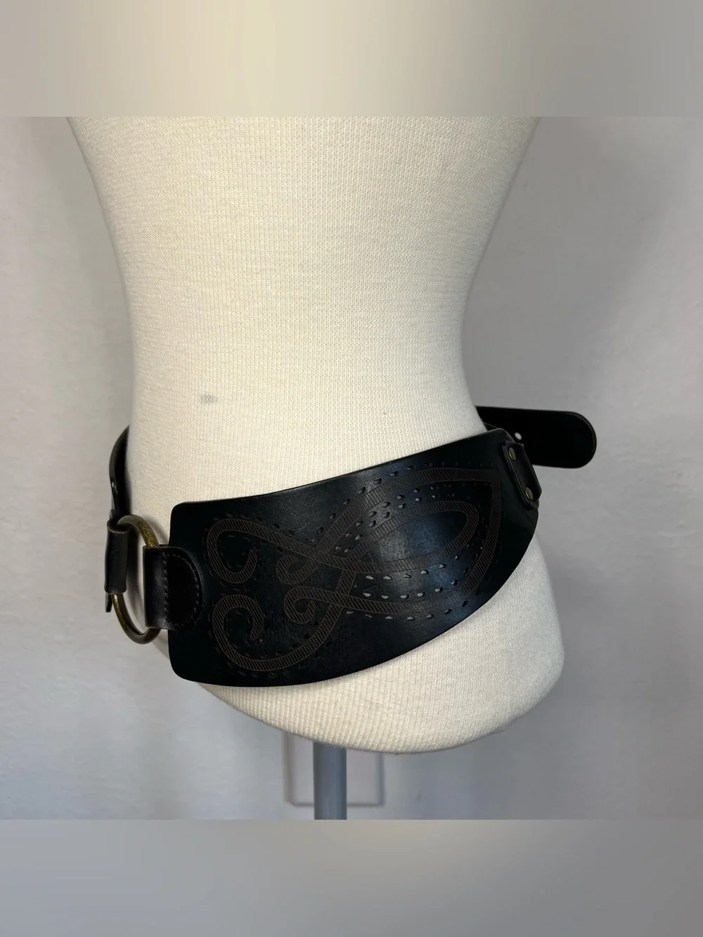 Hobo Wide Black and Brown Leather Waist Belt with Brass Ring