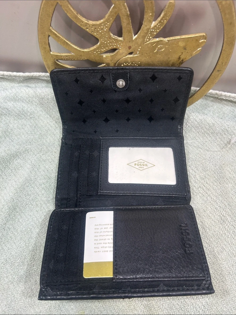 Fossil compact wallet