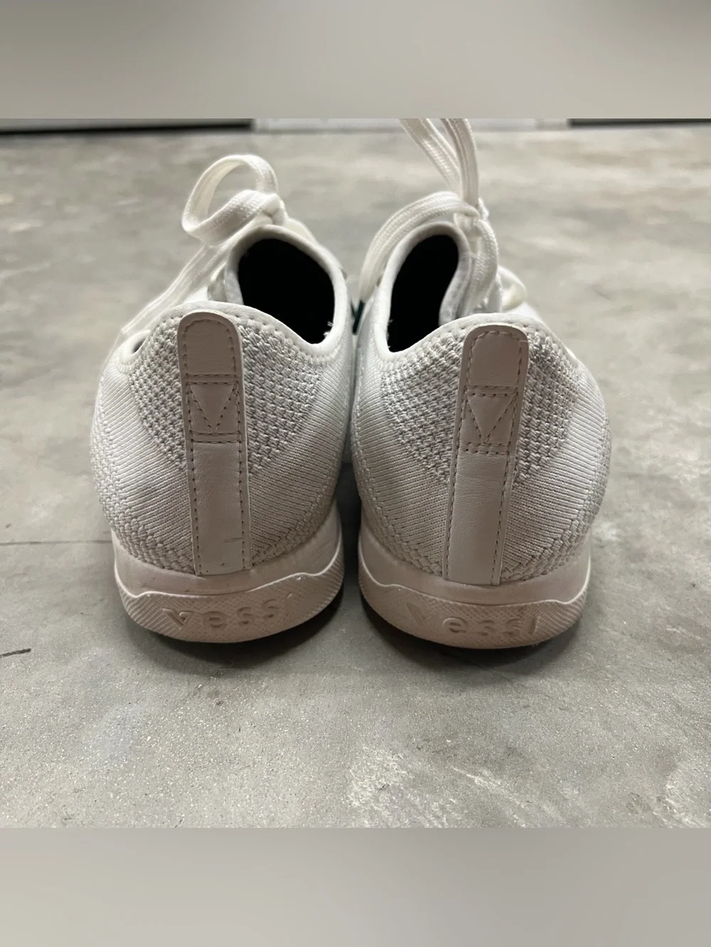 Vessi weekend sneaker