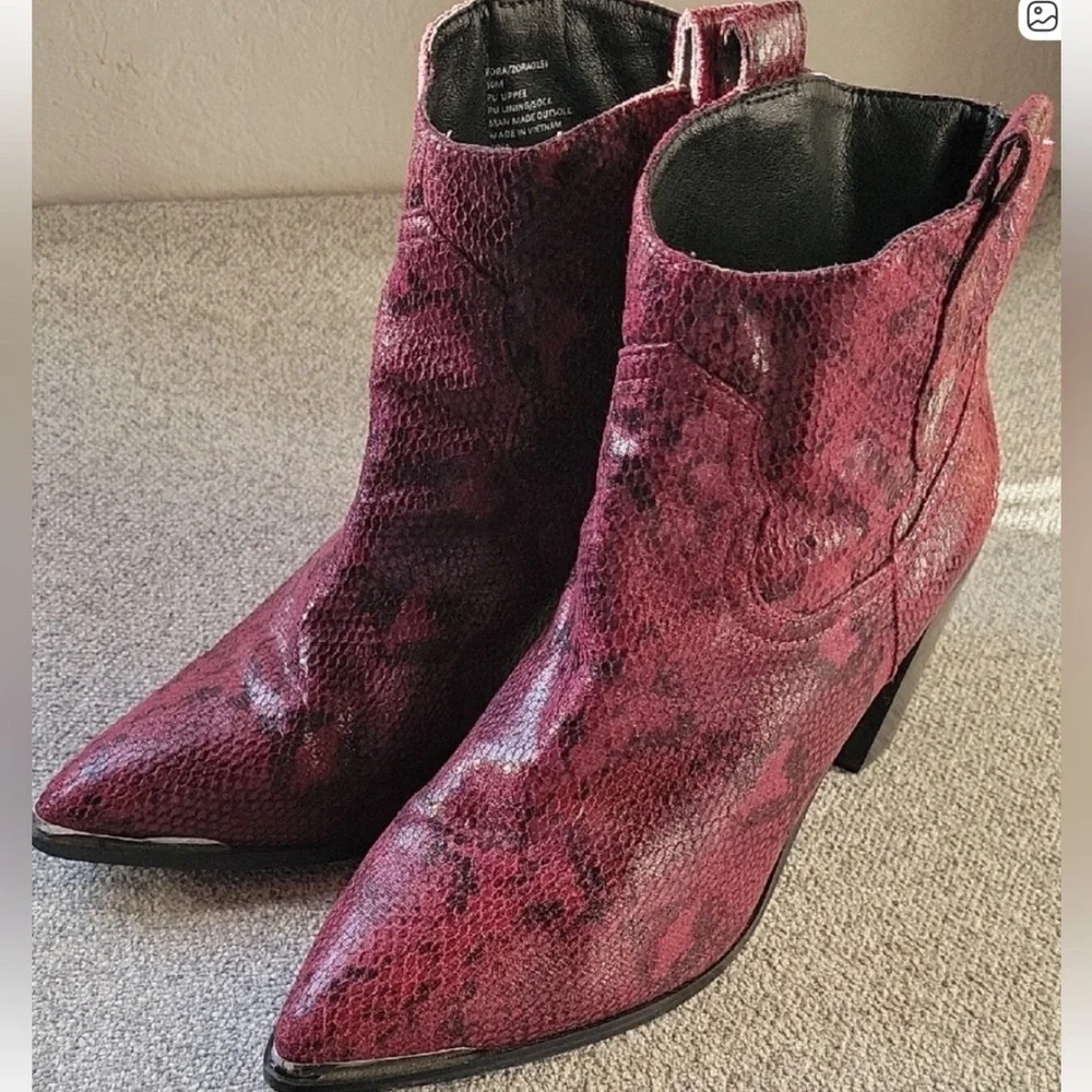 Steve Madden Women’s Red Snake Print Ankle Boots Size 10