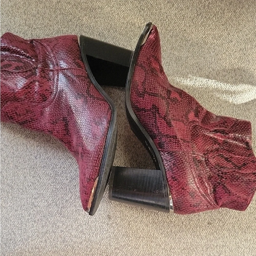 Steve Madden Women’s Red Snake Print Ankle Boots Size 10