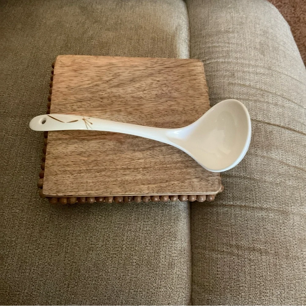 🌸3 for $18🌸 Vintage Melamine Spoon Tai-Hong 7006-A Sm Ladle White Leaf Pattern