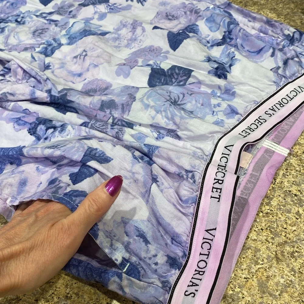 Victoria’s Secret Pajama Bottoms Pants Floral Lightweight Large