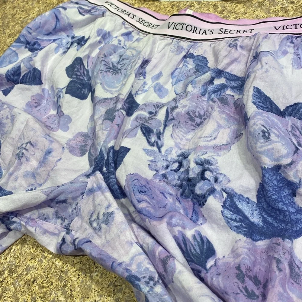 Victoria’s Secret Pajama Bottoms Pants Floral Lightweight Large