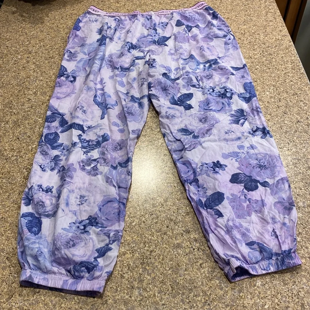 Victoria’s Secret Pajama Bottoms Pants Floral Lightweight Large