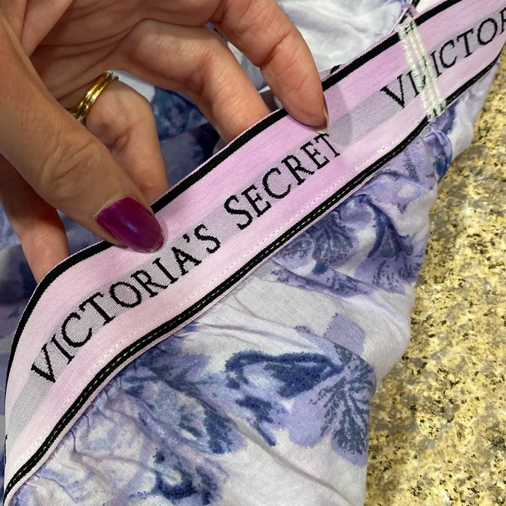 Victoria’s Secret Pajama Bottoms Pants Floral Lightweight Large