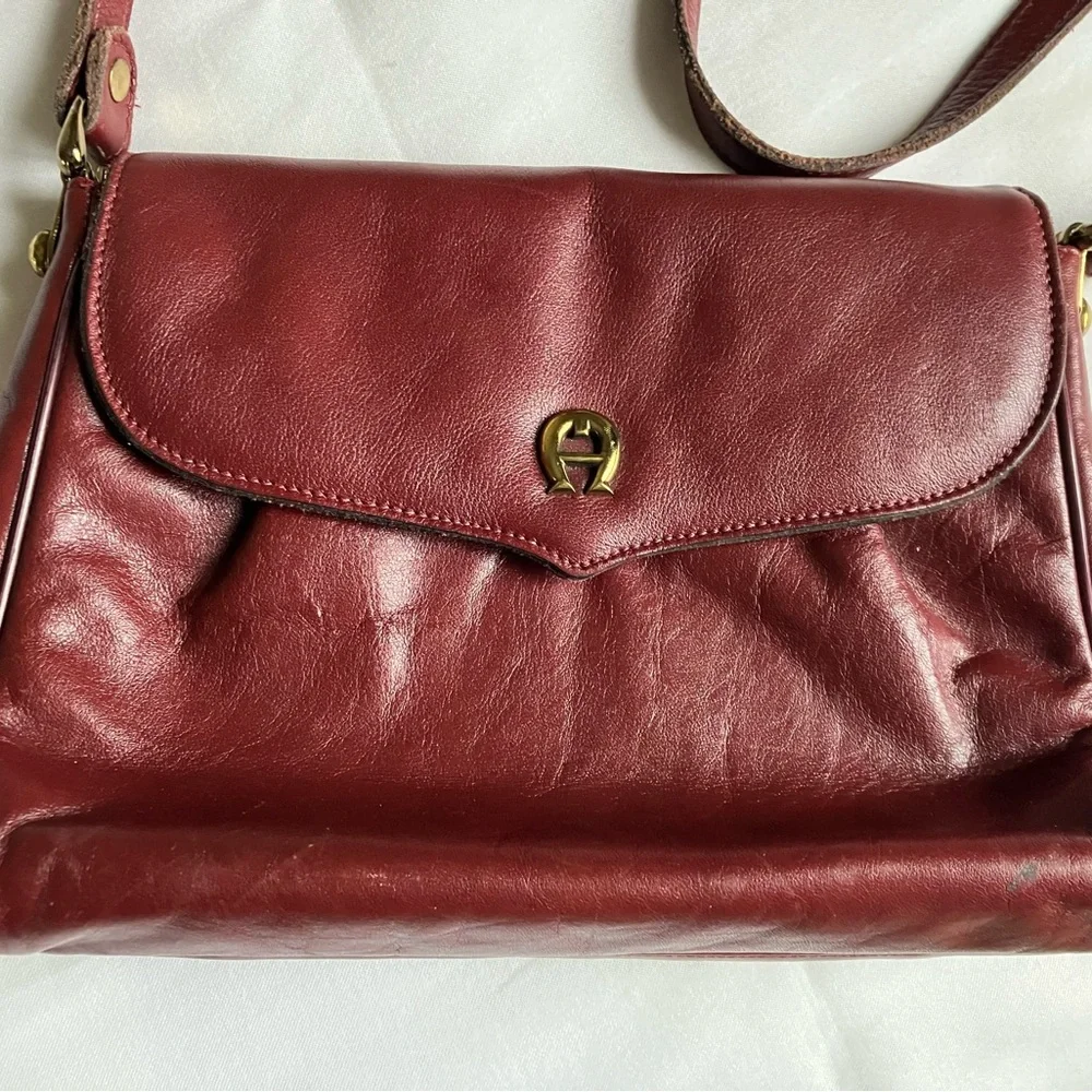 Etienne Aignet Classic Vintage Burgundy Leather Shoulder Bag