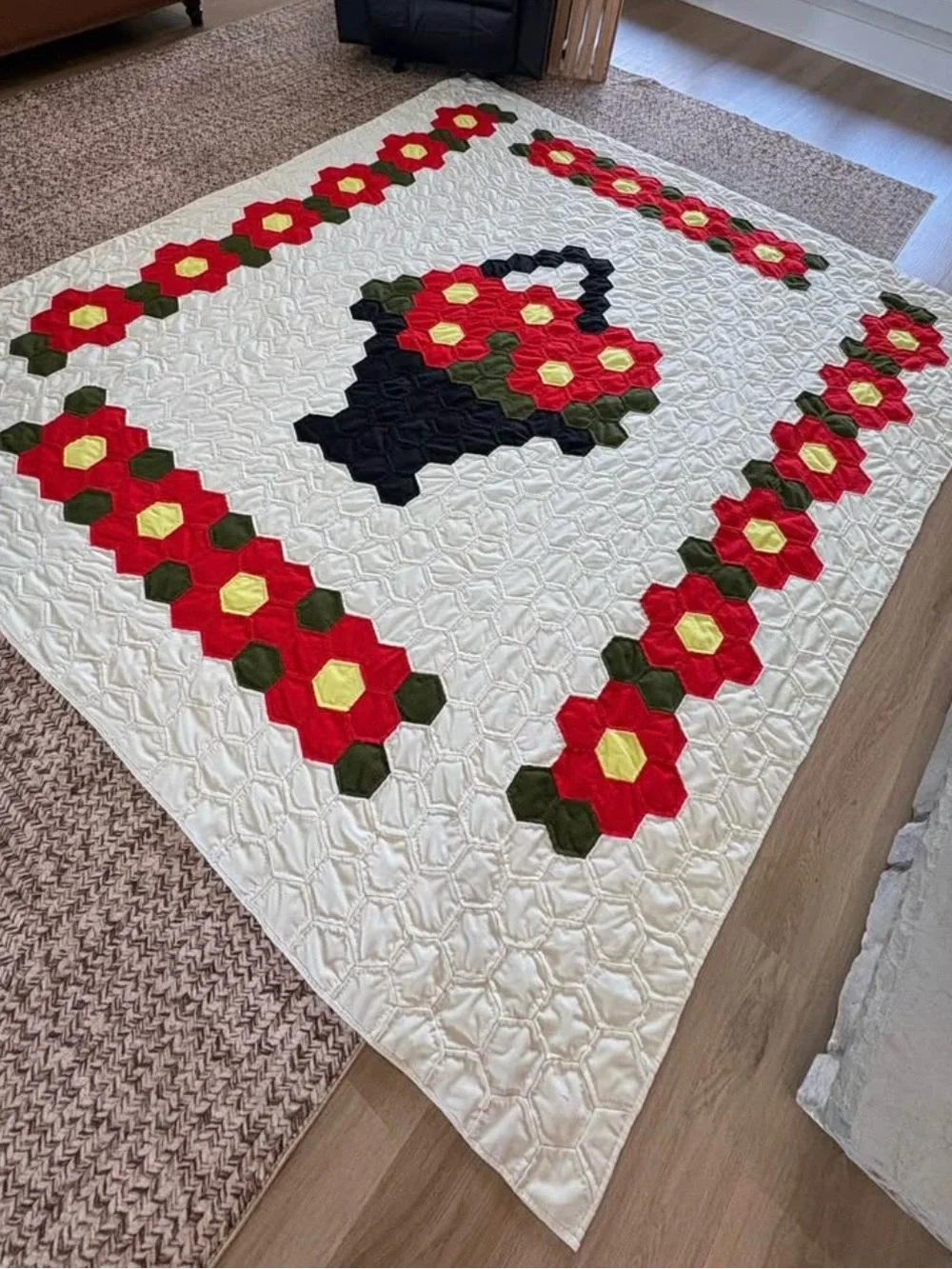 Handmade Vintage Floral Basket of Flowers Quilt - White, Red, Black