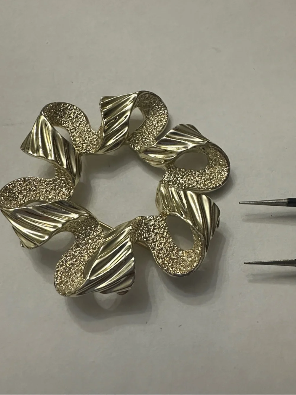 Sarah Coventry versatile ribbon elegant