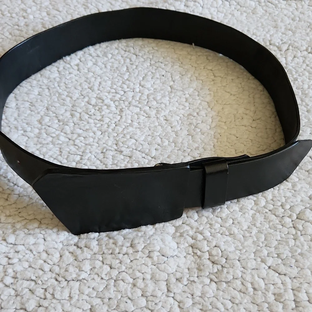 Black leather belt w/ black leather buckle Sz 36