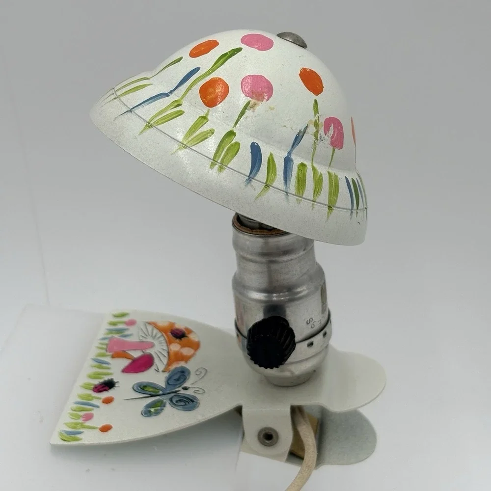 Vtg MCM Art Deco Clip On Nightlight Lamp Reading Light Floral Helmet Shade Bulb‎
