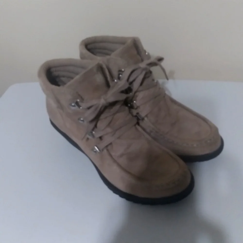 Tallulah Blu Tie Up‎ Ankle Boots Wedged Heel 8.5 Med.