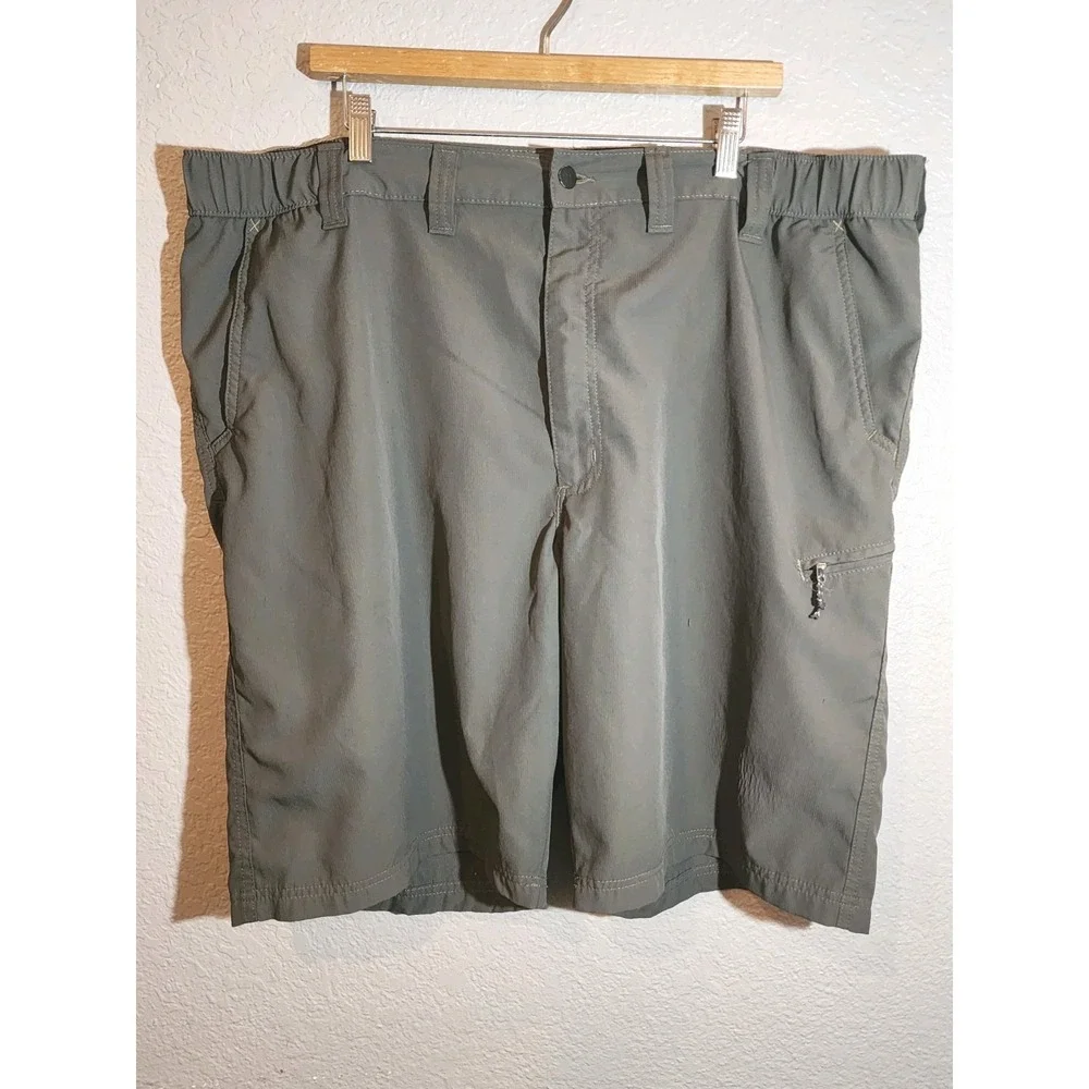 Wrangler Mens Shorts, Green, Size 44, Zip Pockets, Inseam‎ 10 In, Flat Front