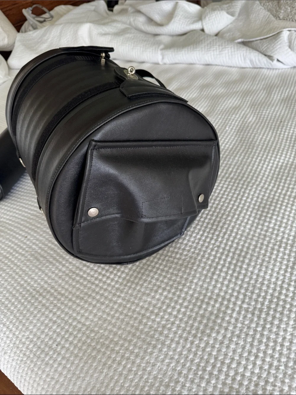 Black Men's Cylindrical Leather Travel Bag