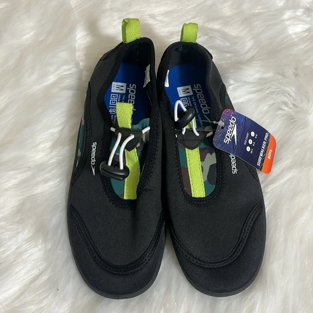 Speedo size medium