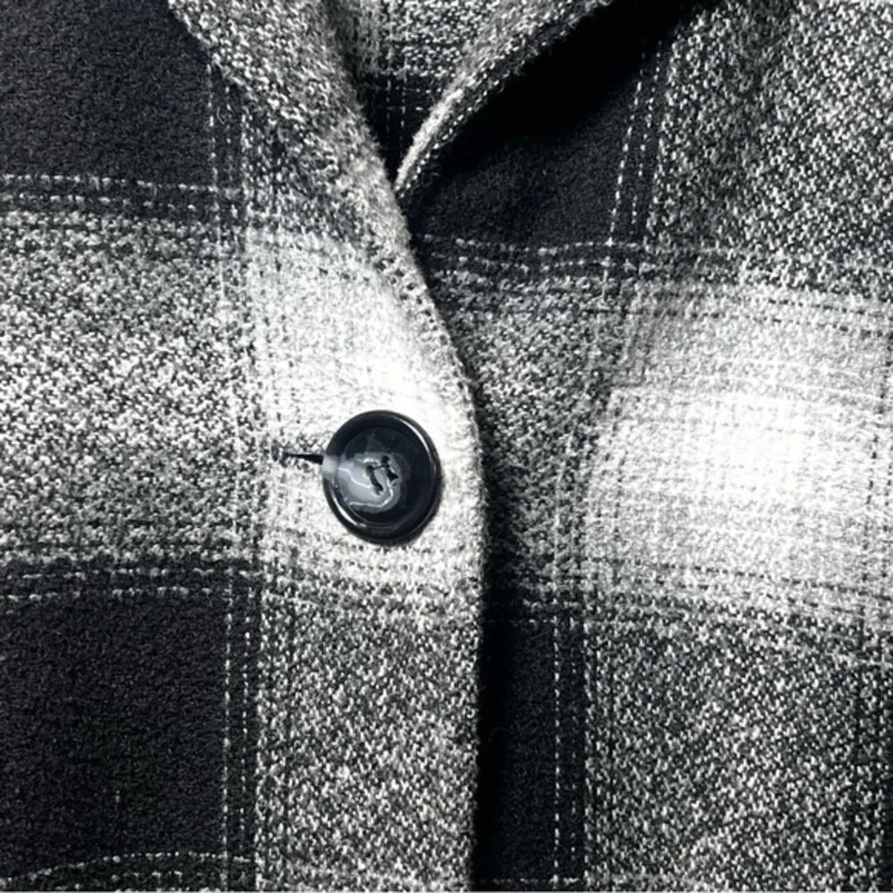 Vintage vest length button