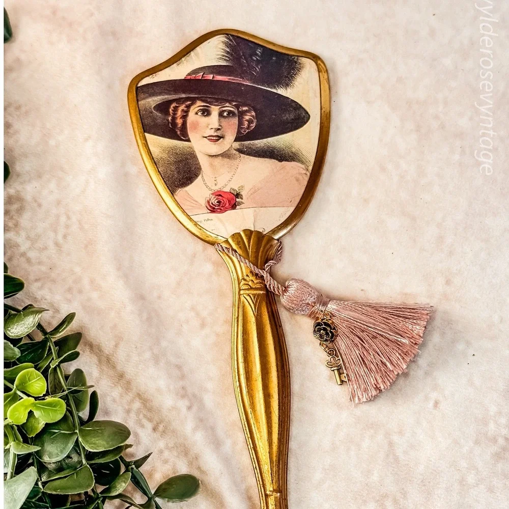 Upcycled Vanity Brush‎