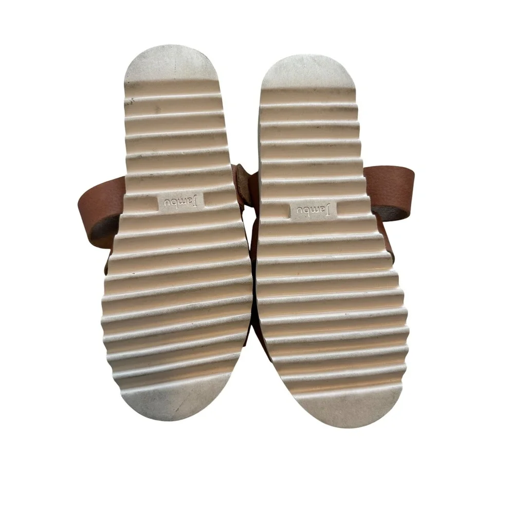 Jambu these brown