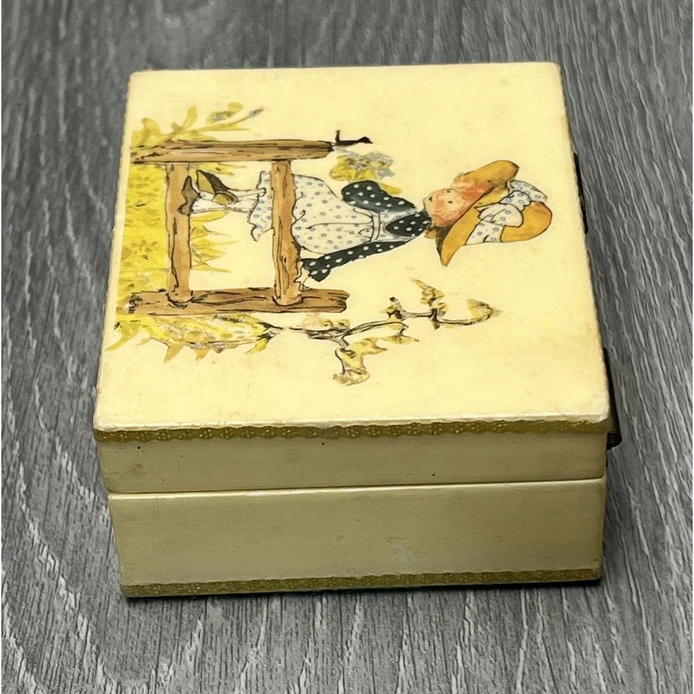 Vintage‎ Style Decorative Trinket Box Hinged Lid Country Girl Holly Hobbie