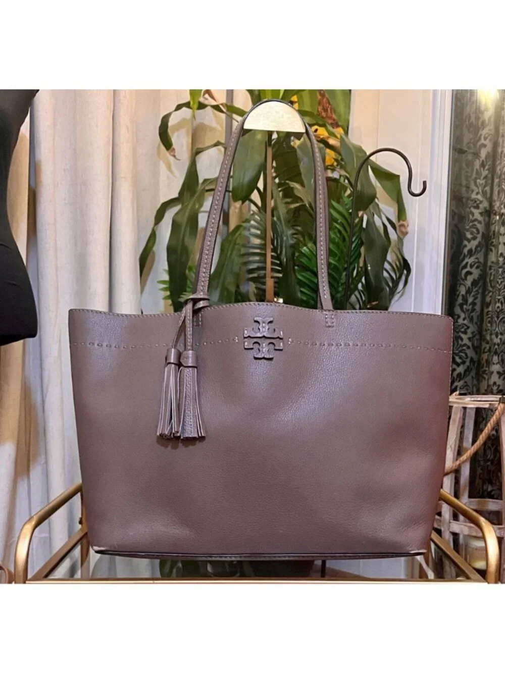 ✺ AUTHENTIC TORY BURCH TAUPE MCGRAW SHOULDER BAG
