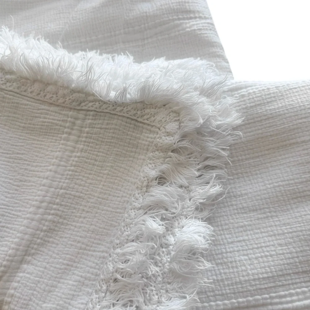 Serena & Lily Maya White Cotton Fringe Queen Coverlet‎ Quilt Throw