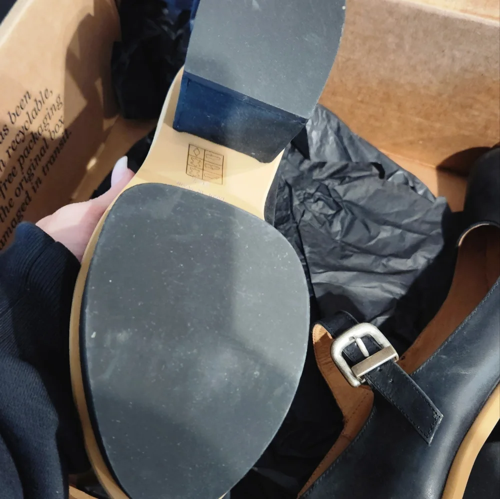 Free People lb closure classic