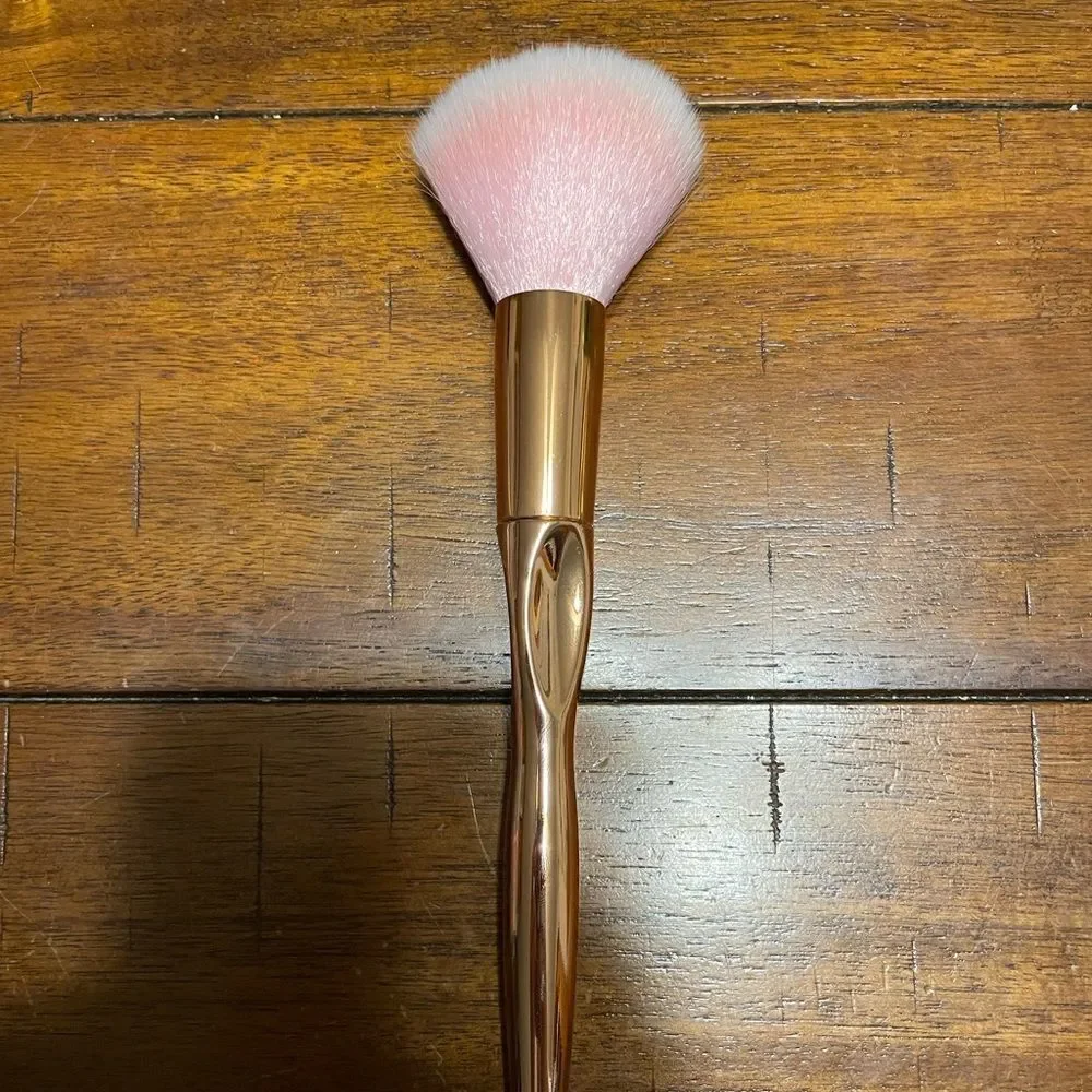 Rose Gold Makeup Brush