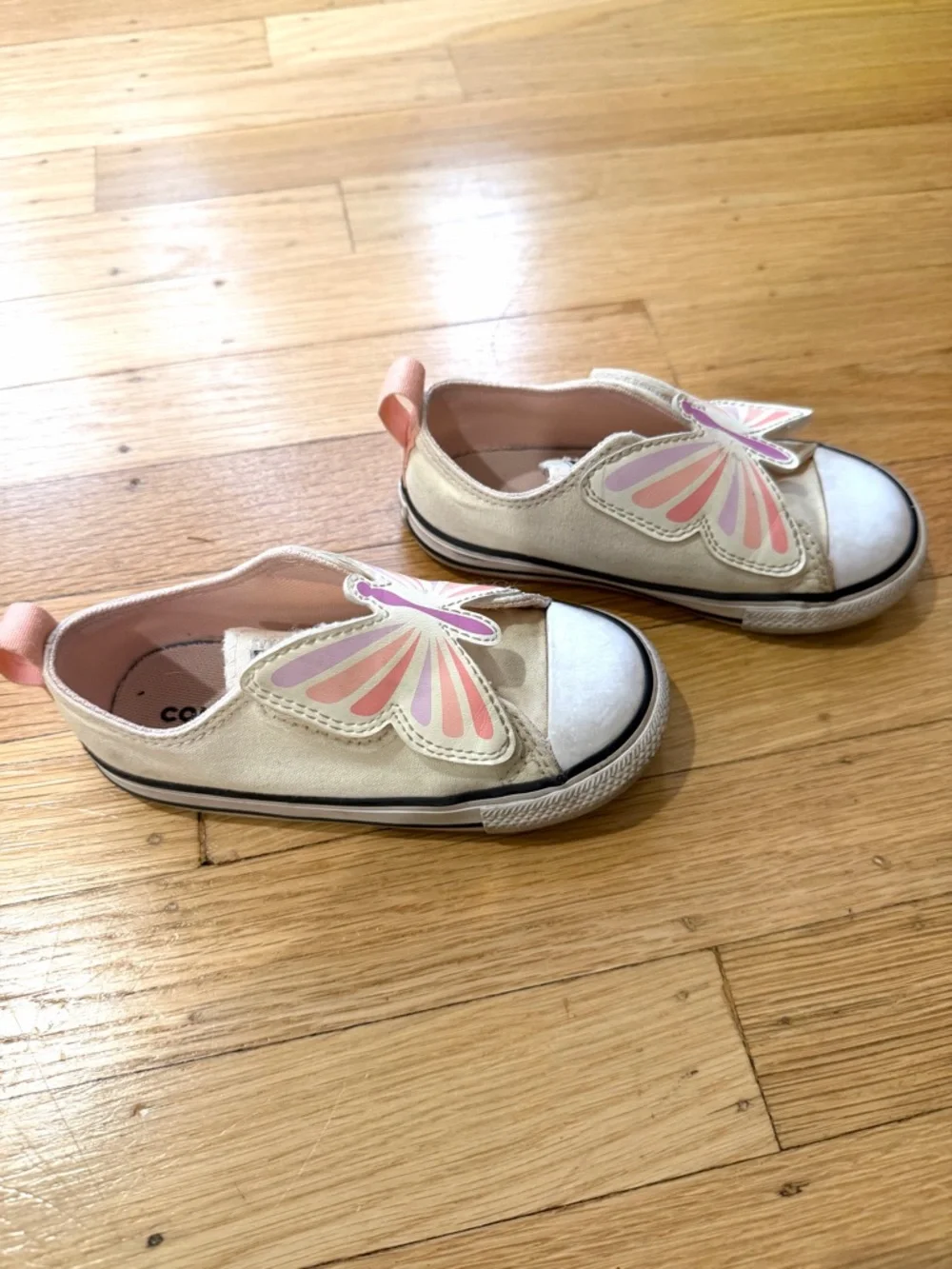 Converse gently used