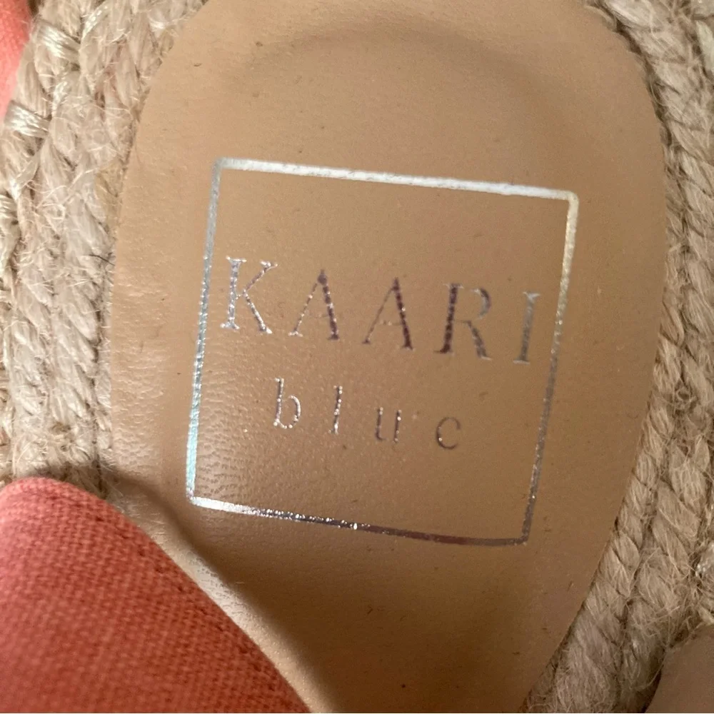 Kaari Blue minor color wear