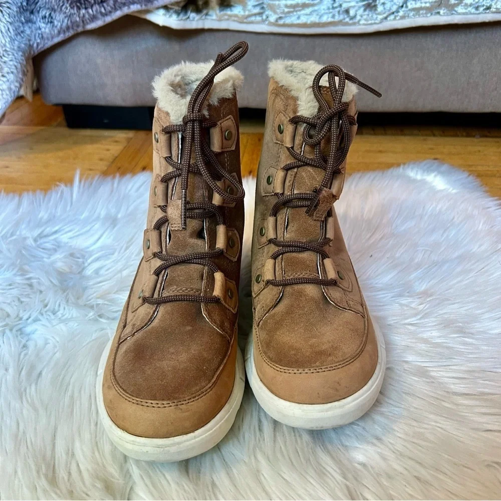 Sorel women explorer