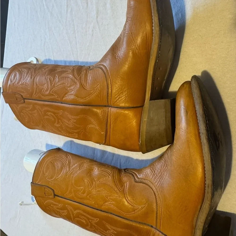 Wolverine men tan