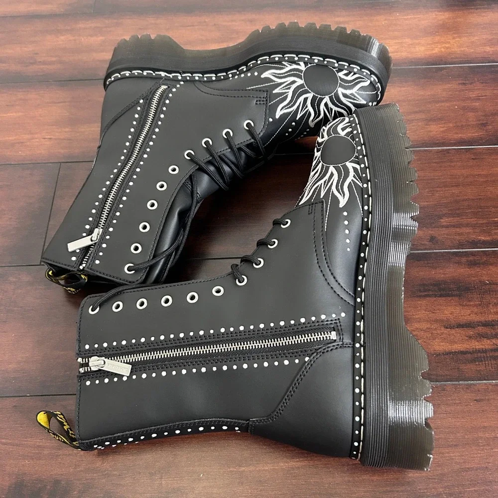 Dr. Martens nib boot waste
