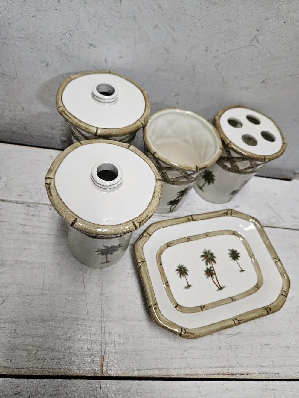 Wamsutta unisex decor