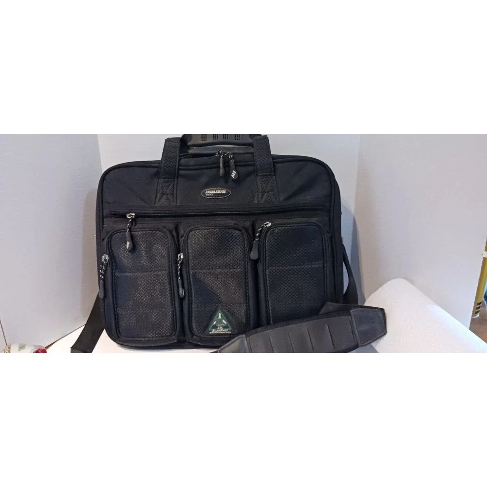 Mobile Edge Bring It On Scan‎ Fast Corporate Laptop Briefcase Black 15.4