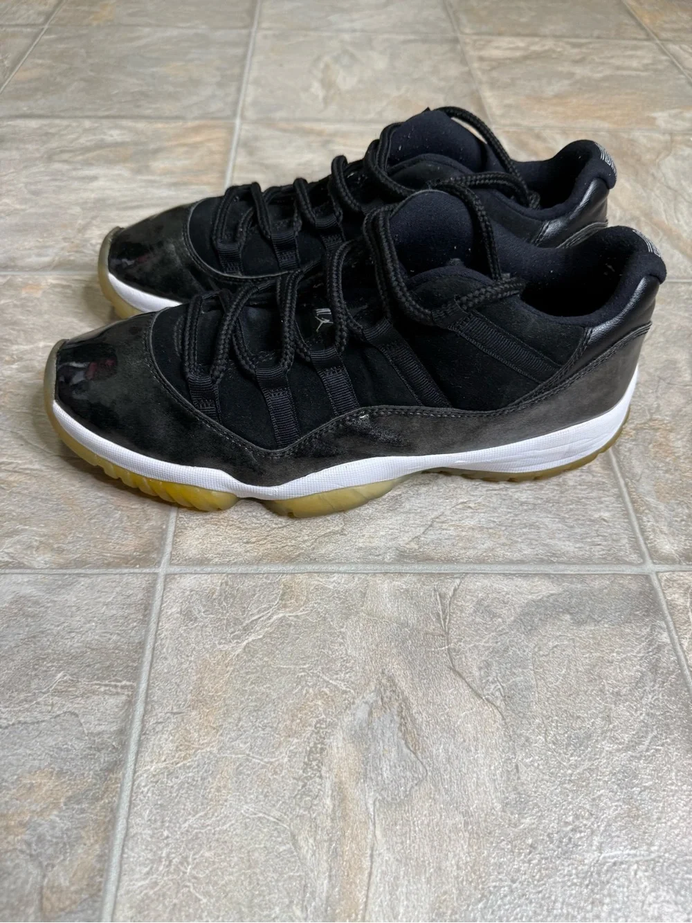 Air Jordan 11 Low Barons Mens Shoe Size 9.5 Black 528895-010 Preowned
