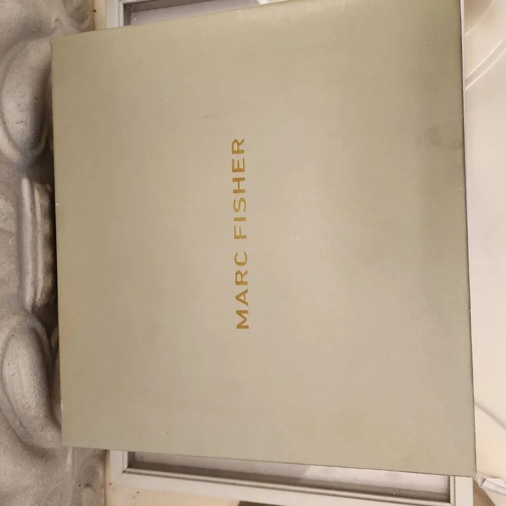 Marc Fisher box suede this