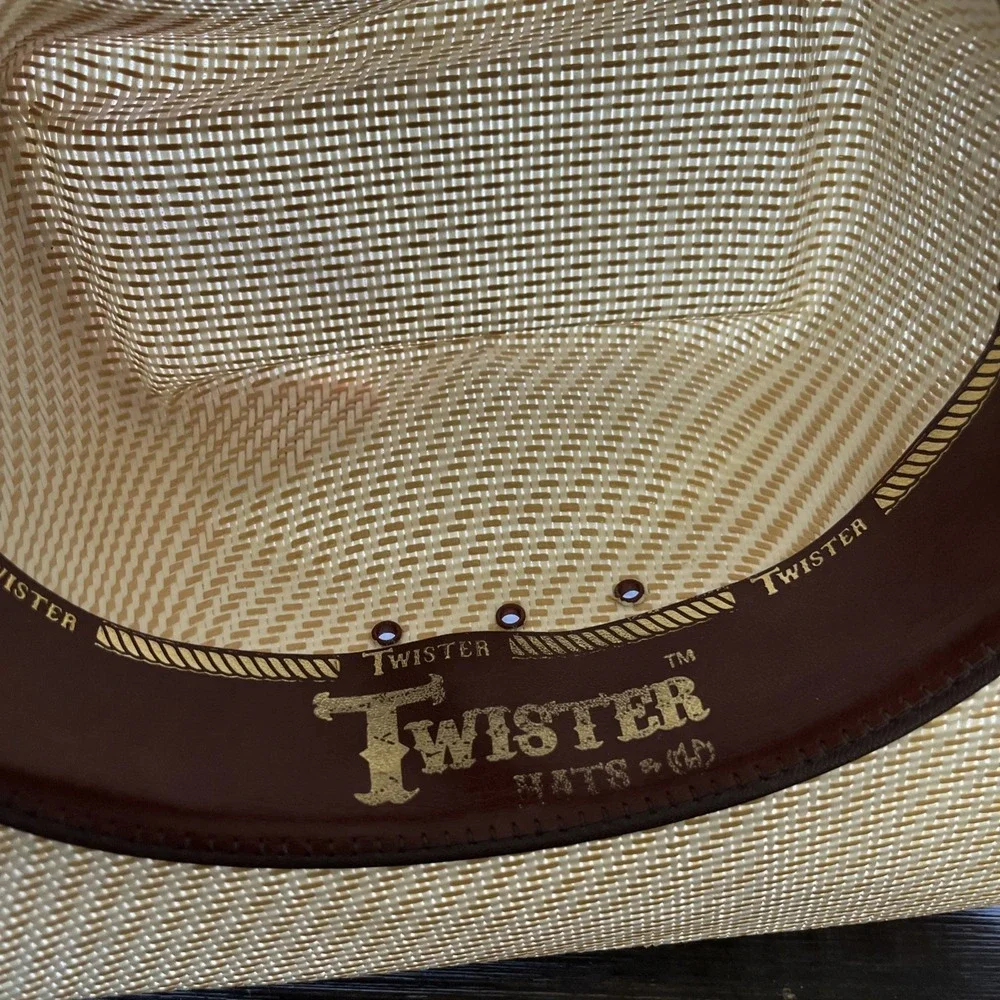 Twister ventilation contrasting