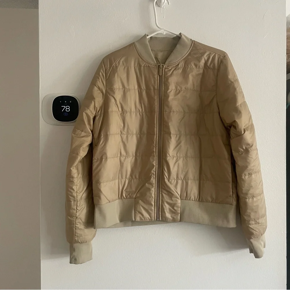 Lululemon Women's Tan Quilted Jacket size 12