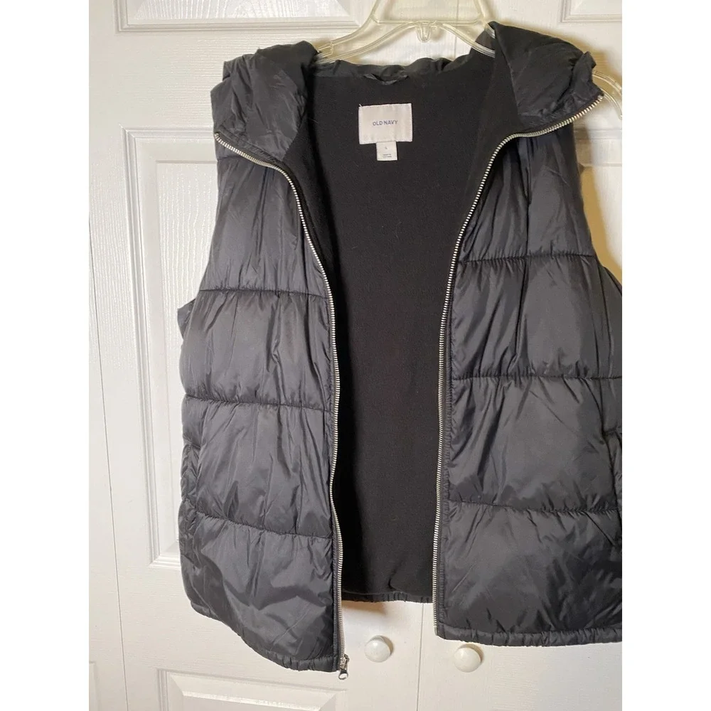Old Navy Men's Black Quilted Puffer Vest‎ Hooded Full Zip Size L