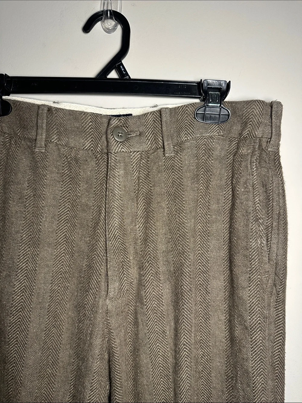 Abercrombie & Fitch 28” classic