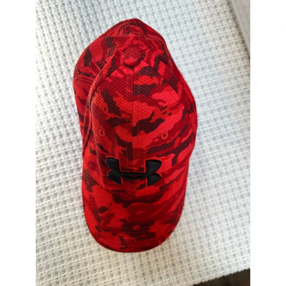 Under Armour Hat Kids MD/LG Red Camo Stretch Fit‎ 1273197 Baseball Cap Sporty