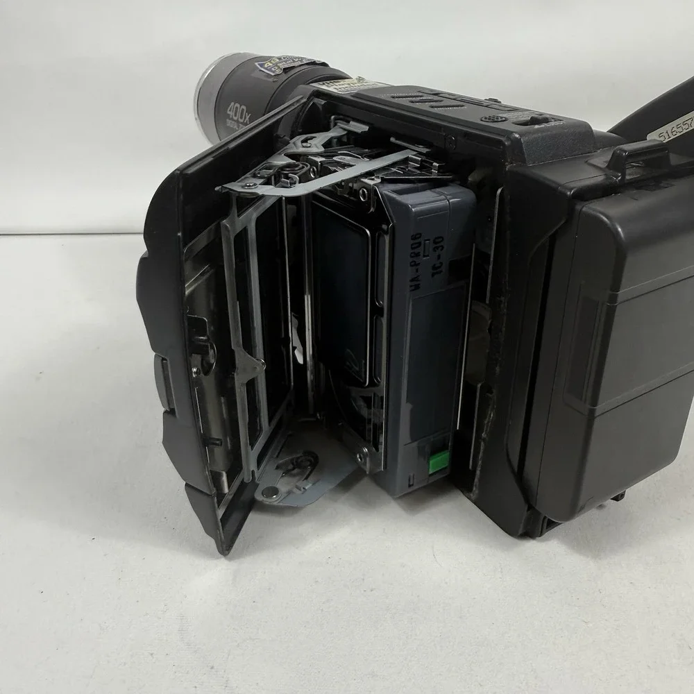 JVC Compact VHS VHSC Video Camcorder GR-AX760U 400x Digital Zoom Tested Works‎