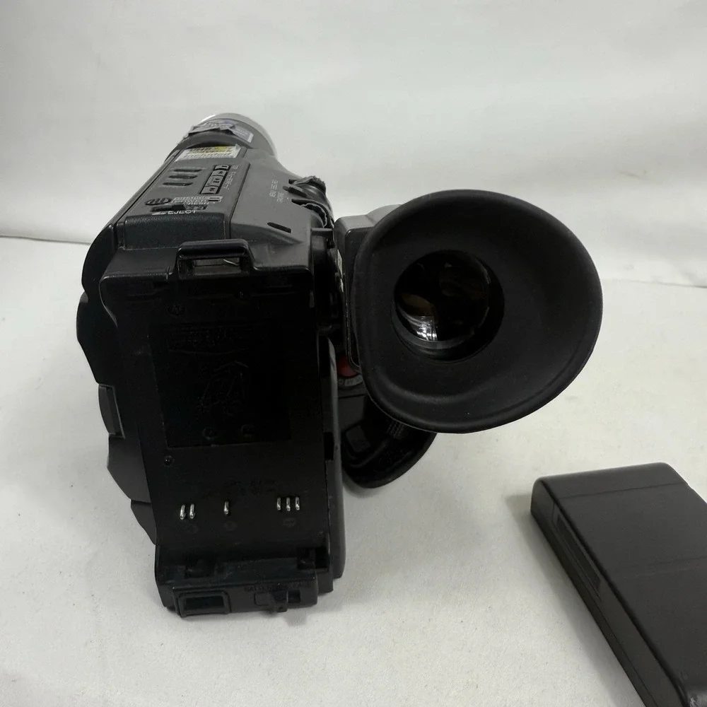 JVC Compact VHS VHSC Video Camcorder GR-AX760U 400x Digital Zoom Tested Works‎