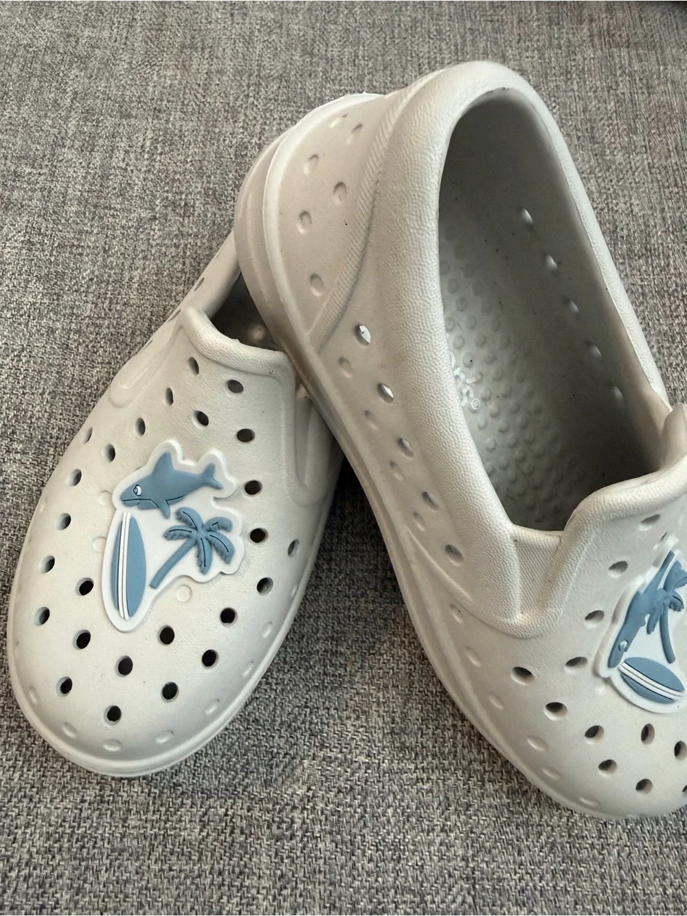 Carter's Gray Slip-On Kids Water Shoes with Blue Surf Charms Size 9 Like New