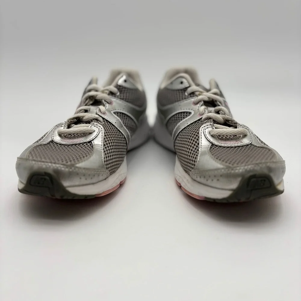 New Balance pink 665 marking