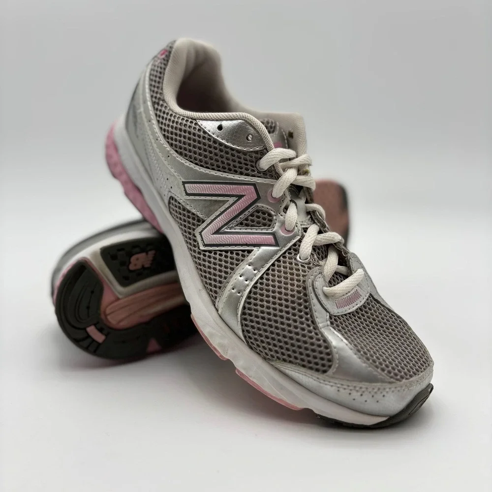 New Balance logo synthetic