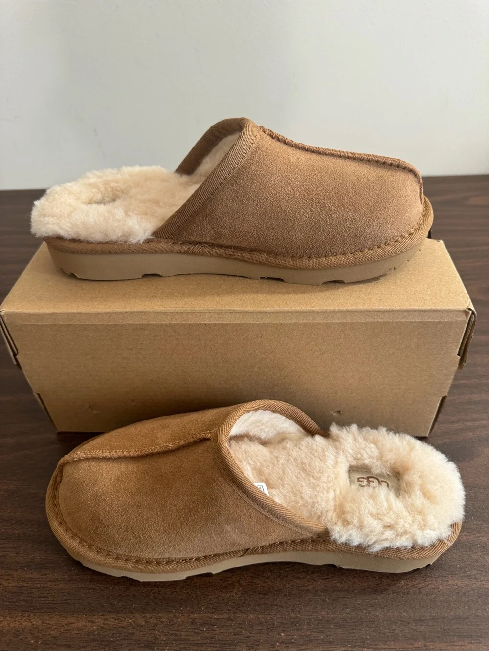 UGG Keegan Chestnut Suede Slide Slippers Shearling Kids Size 2M Cozy Comfort