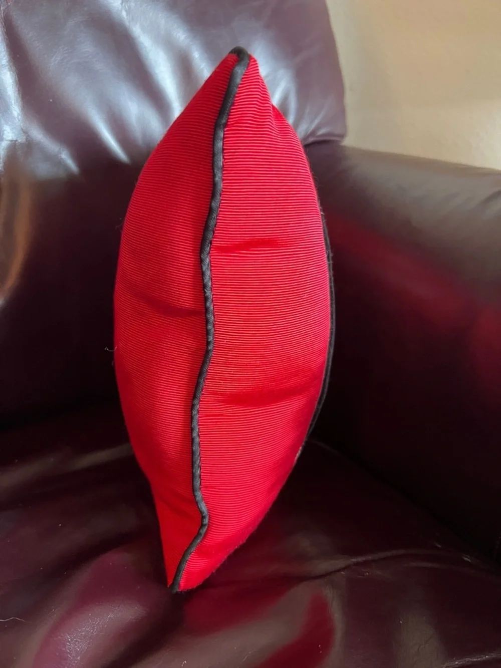 N/A red throw