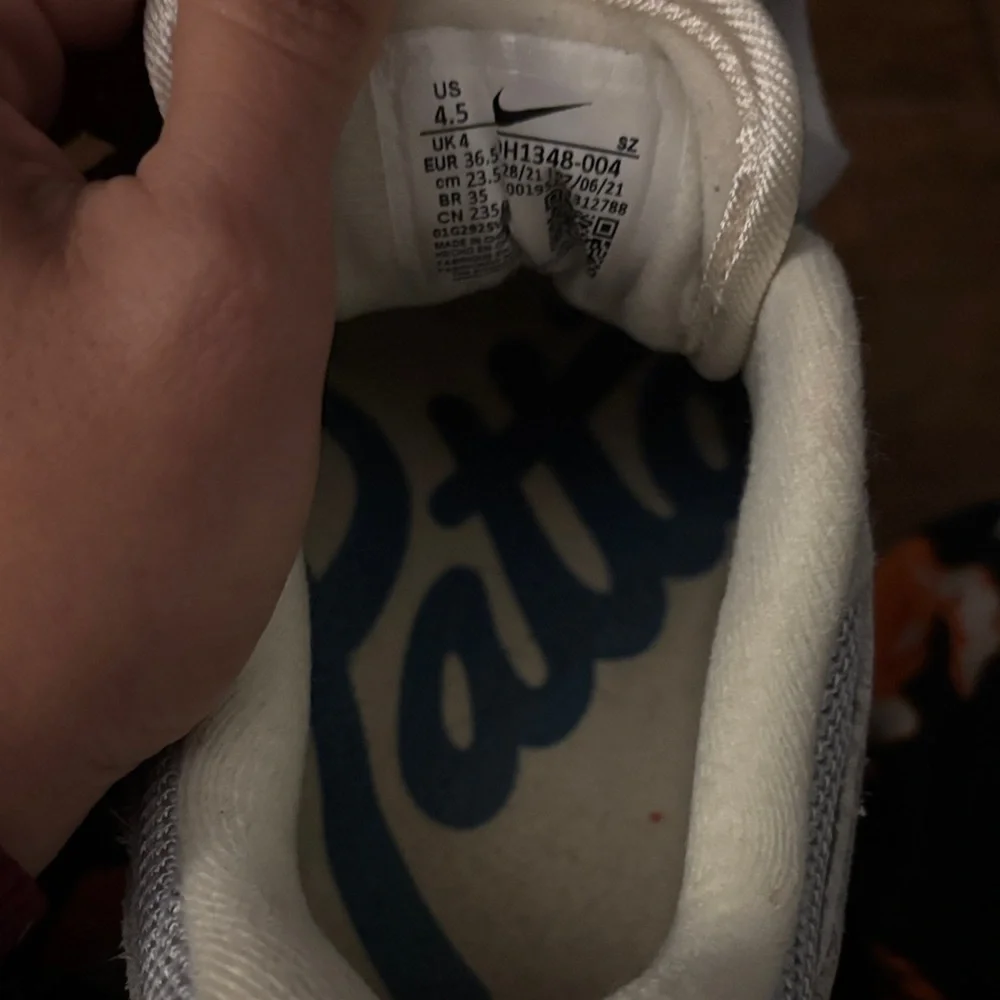 Nike base carefully