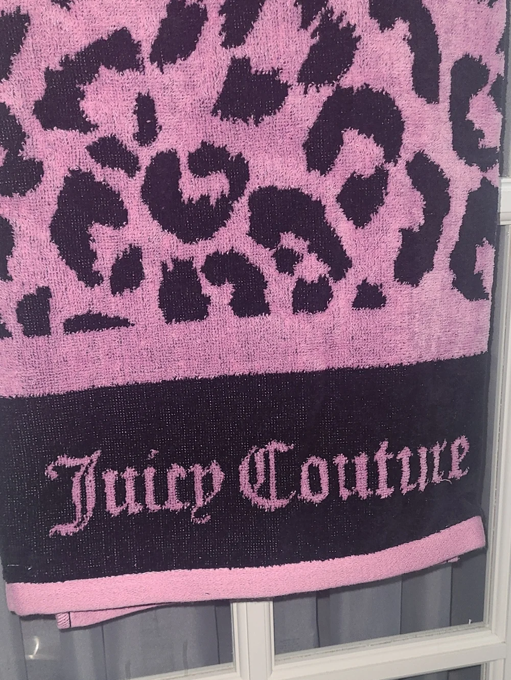 Juicy Couture vibrant pink